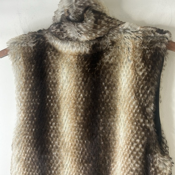 Show Me Your MUMU Fausta Faux Fur Vest Cream Brown Size Small - Picture 5 of 14